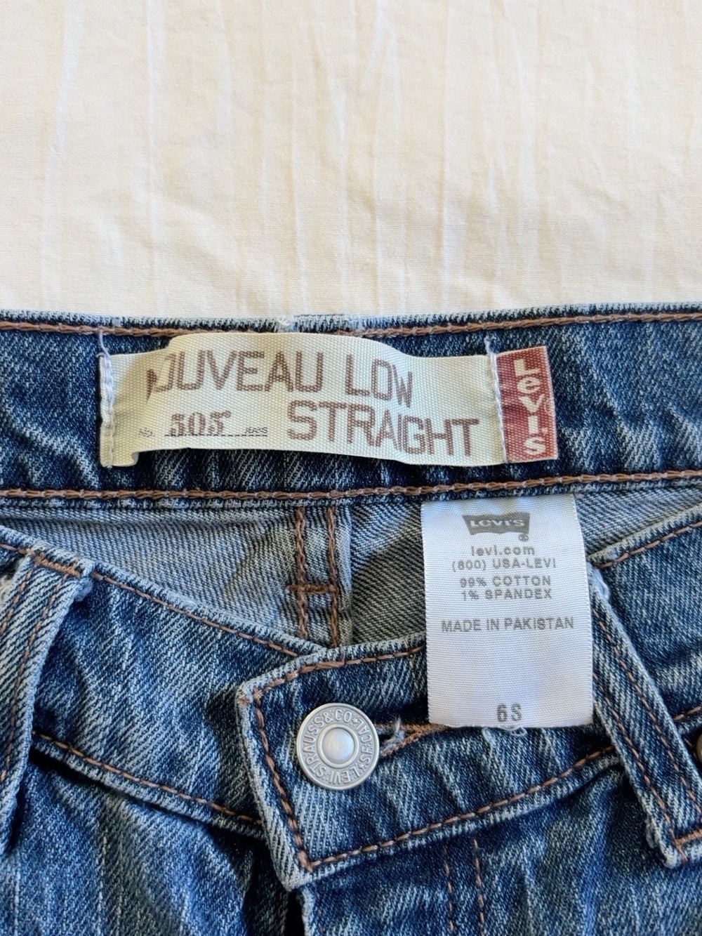 Levi's Blue Straight Leg Jeans - Nouveau Low